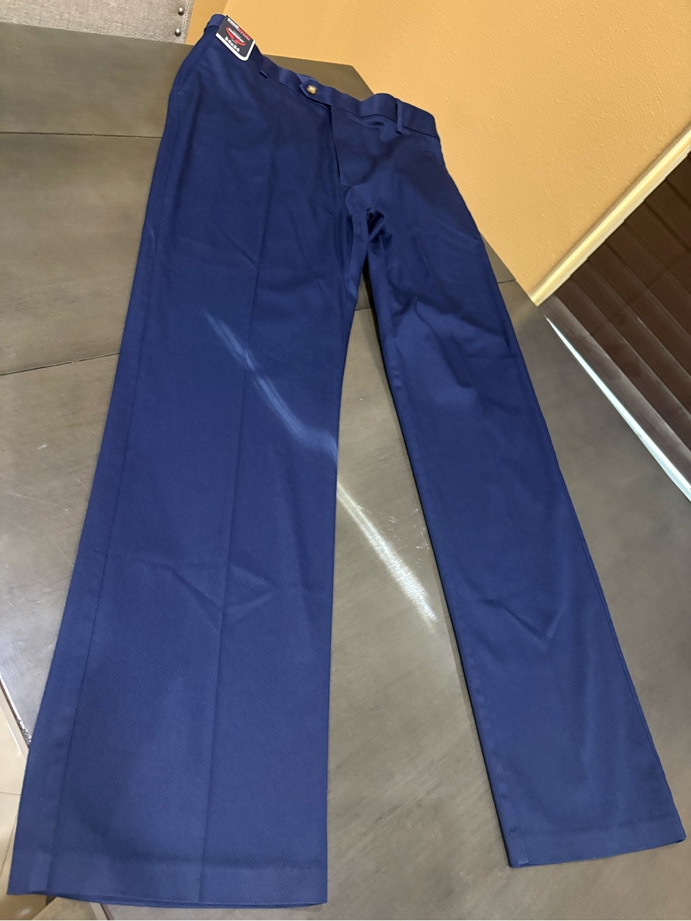 NWT Men's Roundtree & Yorke Travel Smart Men's Navy Dress Pants 34x34